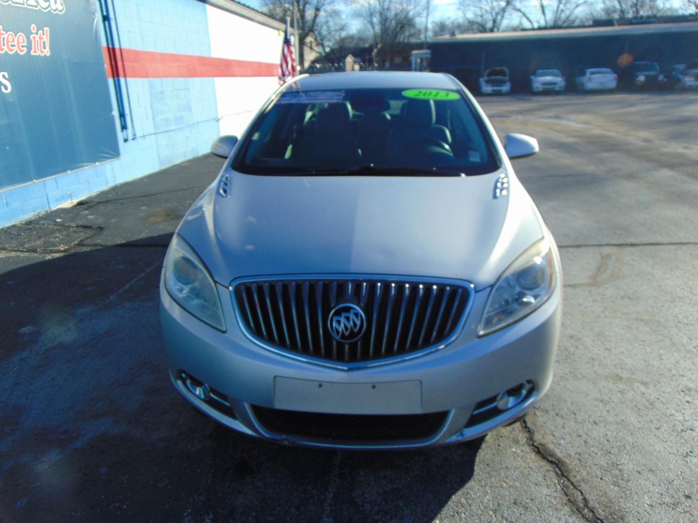 2013 Silver Buick Verano (1G4PR5SK9D4) with an 4-Cyl Flex Fuel 2.4 Liter engine, Auto, 6-Spd w/Shft Ctrl transmission, located at 2105 Dixie Hwy, Louisville, KY, 40210, (502) 772-3333, 38.220932, -85.795441 - Photo#4